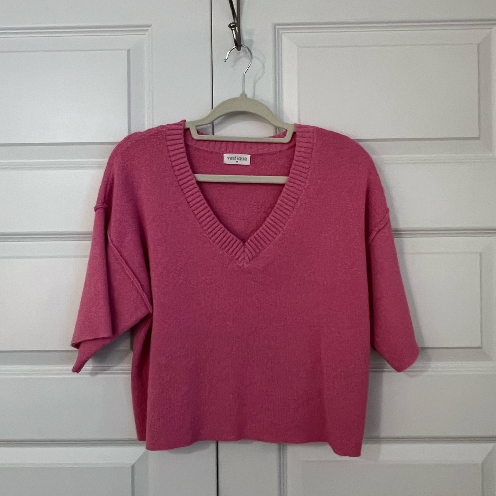 Vestique Pink V-Neck Cropped Sweater